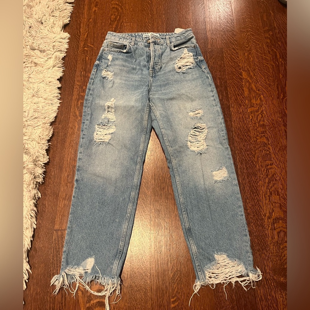 Zara ripped blue denim jeans. Mom Jean style.